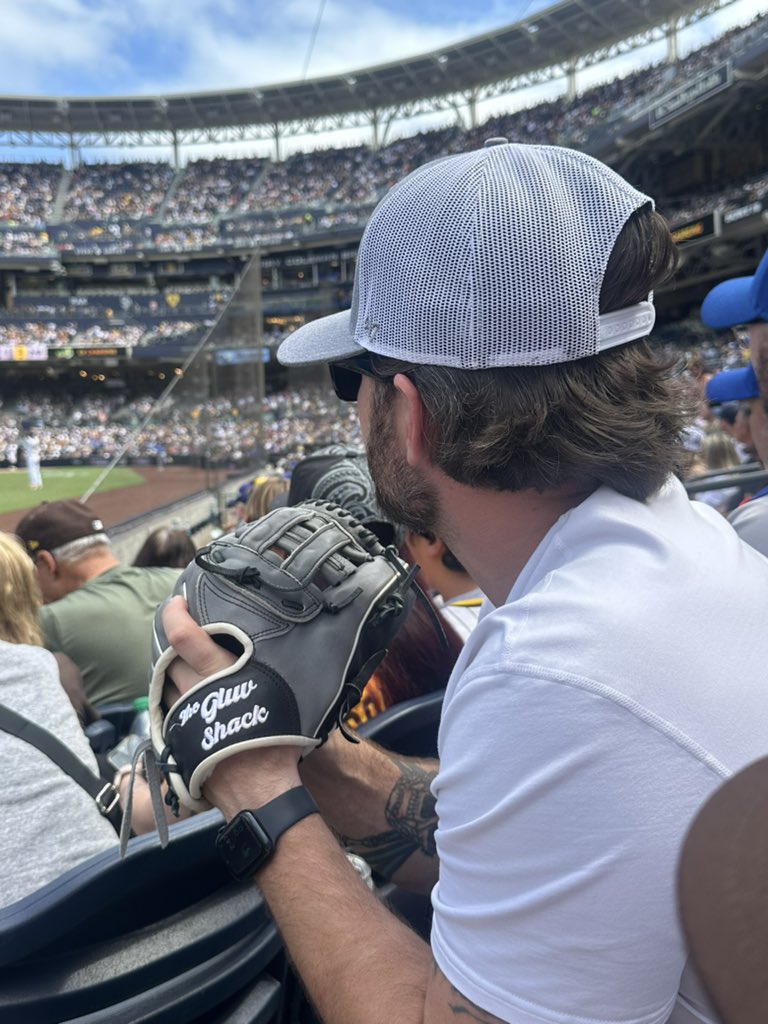 What a beautiful day for a Padres Game‼️ #ForTheFaithful #MLB #Padres #SanDiego #thegluvshack