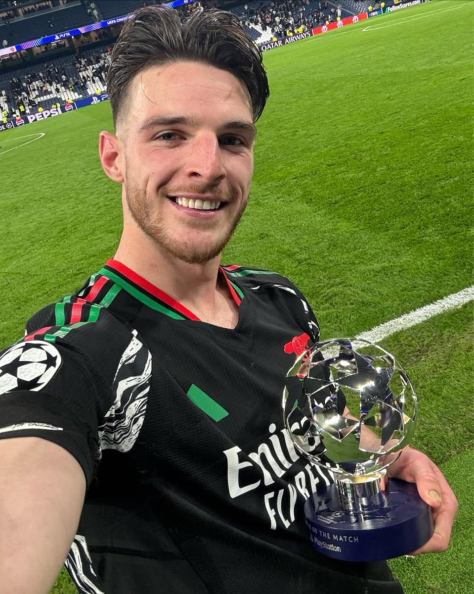 peterrompas's tweet photo. 100M KEMAHALAN UNTUK DECLAN RICE..!!

Gpp kemahalan tapi di penting untuk lini tengah @Arsenal ..! That’s my future captain..!!!!

Come On You Gunners..!!! https://t.co/mtcFHggPVC