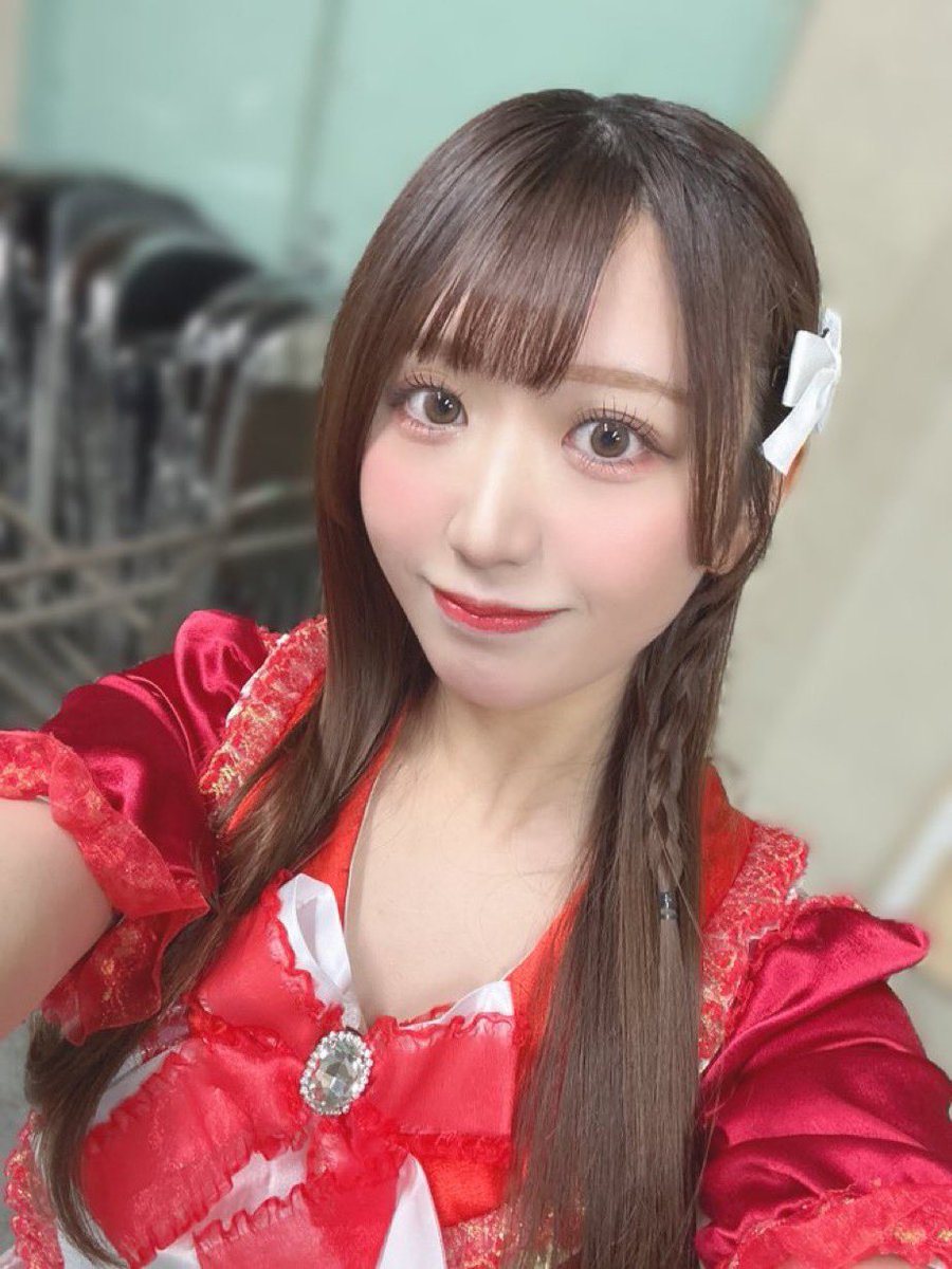 おはよう☺️
今日は木曜日、週末も近づいて来ました😊
昨日はすいません…いろいろ重なり心労のためポスト休みました🌙*ﾟ
今も咳、鼻水出てますけど💦
皆さんも無理なさらずに😣
今週末は推しがおやすみのようで(土曜日は)みあち一人のLive…2人組は辛いとこよね…😅(メンバー募集はどうなった？)