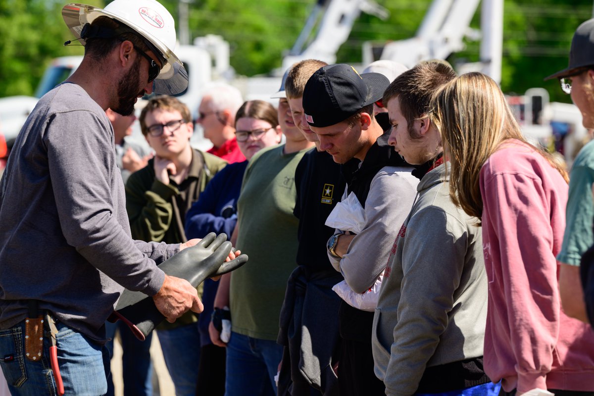 TombigbeeEPA's tweet photo. The Electric Expo 2025 was a tremendous success today, organized by Tombigbee Electric Power Association and Tombigbee Fiber. Numerous students from local schools eagerly took part in the event to learn about various career opportunities. https://t.co/YEjACvePgD