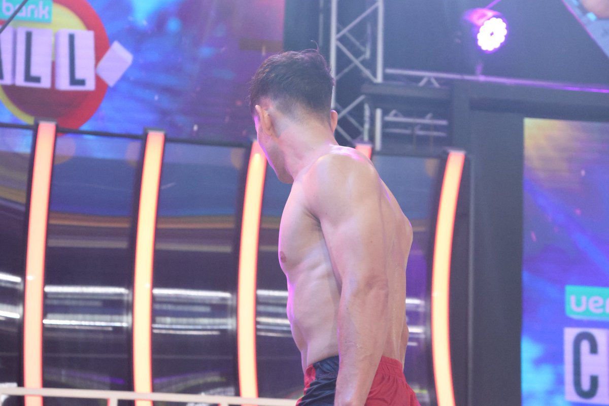 Calle_7PY's tweet photo. ¡Lo dieron TODO! 💪🏻

🔥¡#AraceliC7 &amp; #MagnoC7 recuperan color!
😮‍💨 #MarcosC7 &amp; #LizC7 van a la BANCA 

@ueno_py #Calle7Match 🔴🟡 https://t.co/IslmVmSNNZ