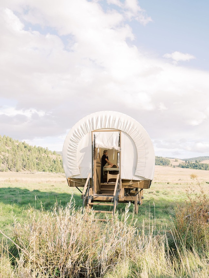 Step into our Conestoga wagon turned luxury spa along Blue Ribbon Rock Creek. Rooted in our history as an original 1800s working homestead, this spa experience marries the deep relaxation found in Mother Nature with modern luxuries.