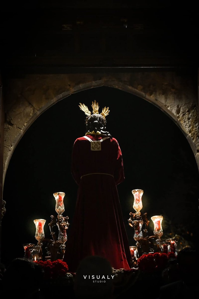 LaDesarmaTC's tweet photo. Linares, ya es Jueves Santo. https://t.co/OYSS5AAiif