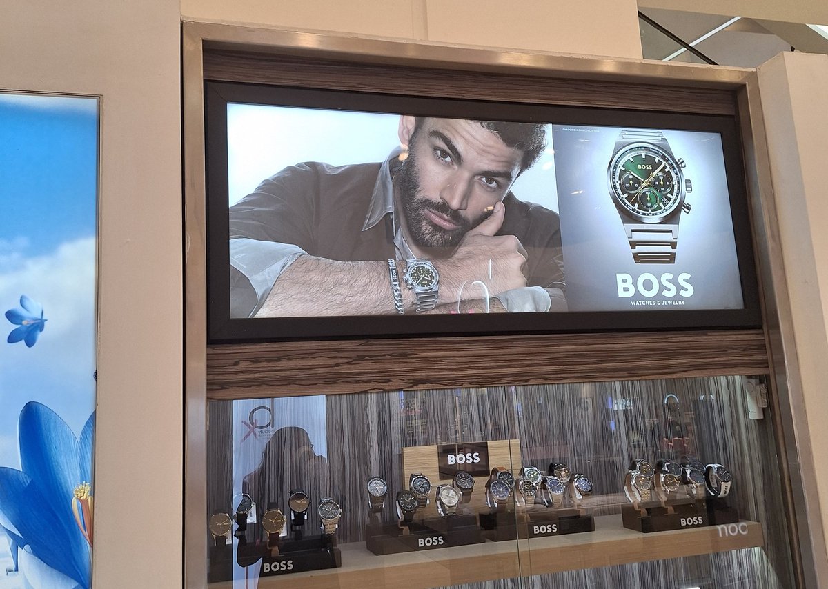 Spotted a handsome man 👀👀