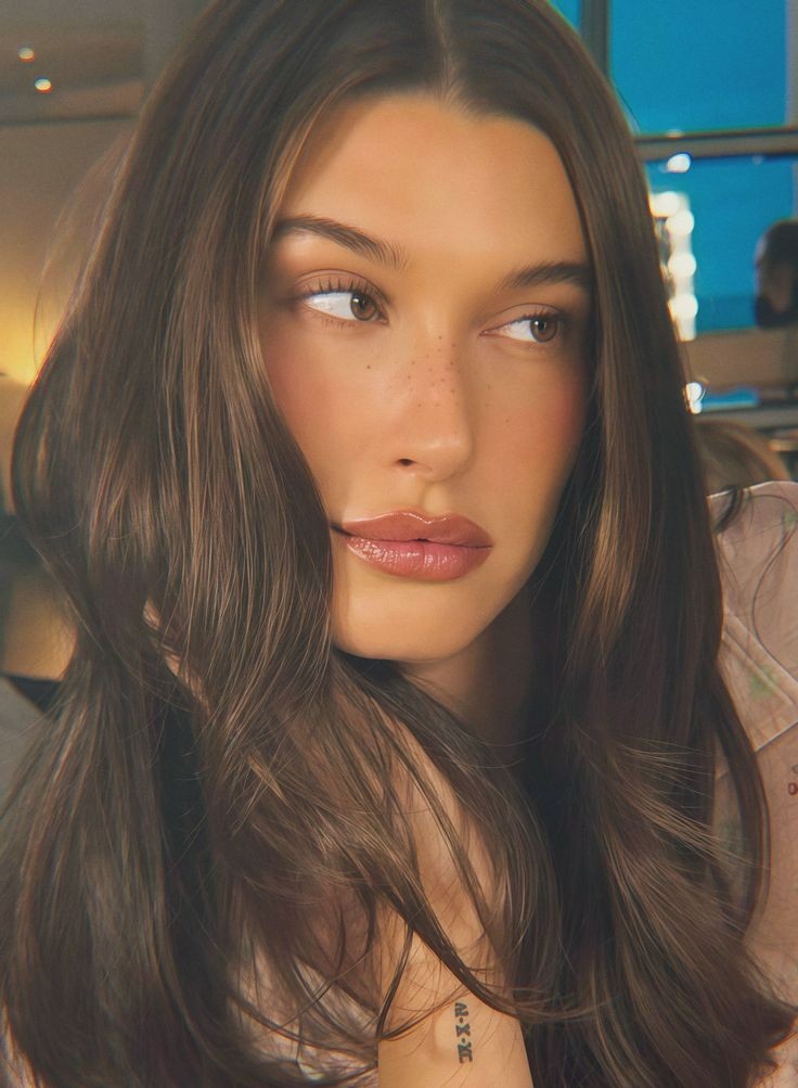 setibizzle's tweet photo. hailey bieber. https://t.co/F3kiAgfnMu