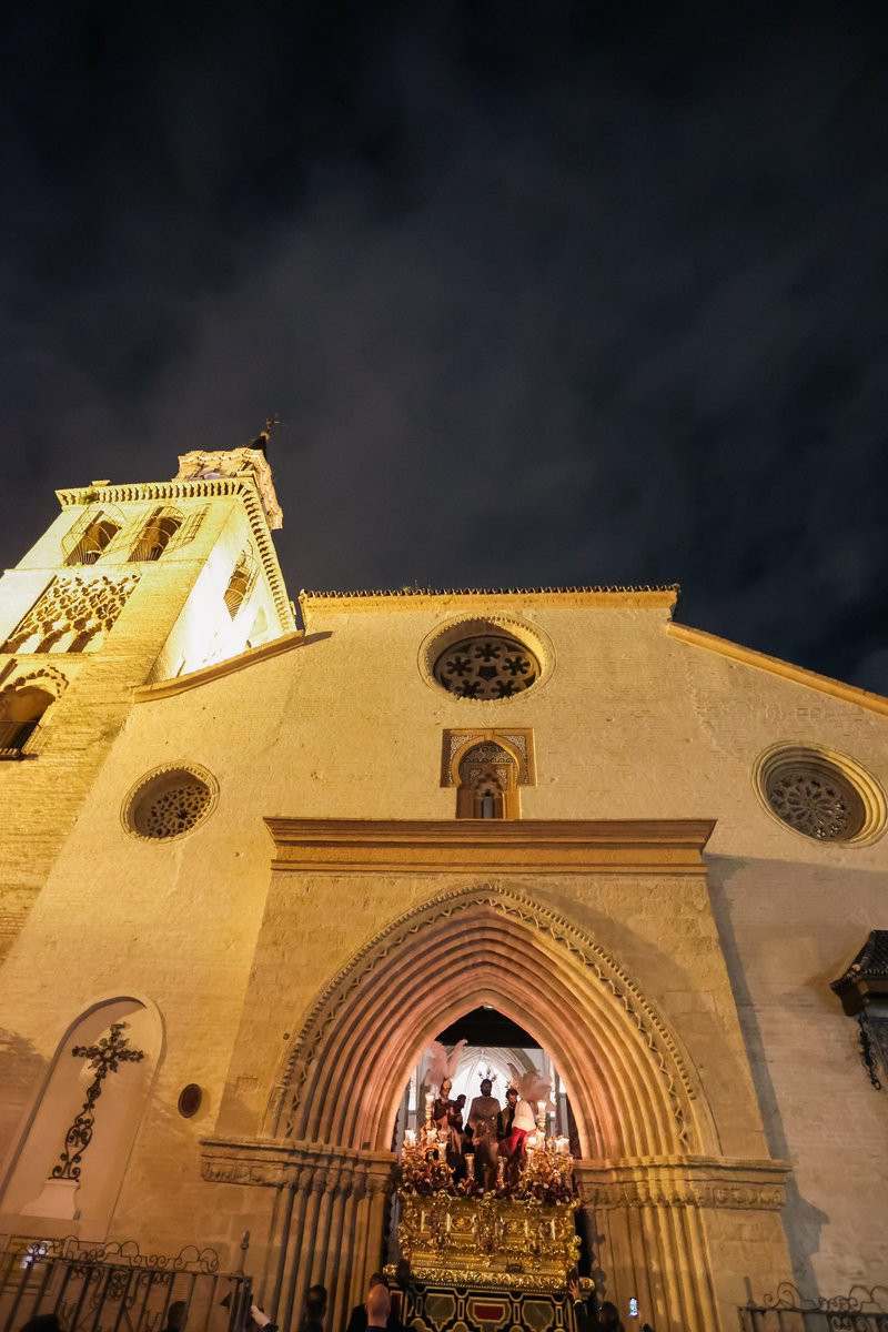 PasiondeLinares's tweet image. 🎶 Acabamos este #MiércolesSanto dejando toda nuestra Pasión tras la estampa del Señor de la Paz. Sonó Al oír el canto y Cerca de Tí a las puertas de Omnium Sanctorum. 

@Hdad_del_Carmen

#SSantaSevilla25
#PasiónDeLinares