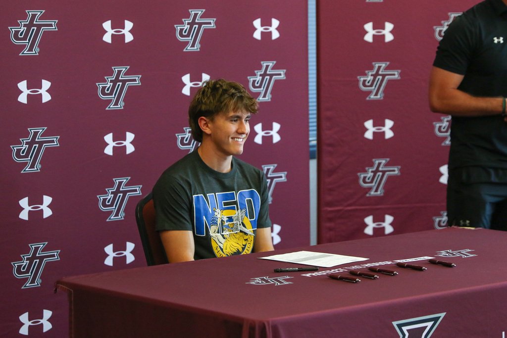 Jenks Public Schools (@jenksps) on Twitter photo Big congrats to the 6️⃣ amazing JHS student-athletes signing to compete at the next level! Your hard work paid off — we’re proud and excited for what’s ahead. #ForeverATrojan (2/3)
🏊♀️ Marissa Williams - <a href="/SLU_Official/">Saint Louis University</a>
⚽️ Jason Neumann - <a href="/gogoneo/">NEO A&M College</a> Big congrats to the 6️⃣ amazing JHS student-athletes signing to compete at the next level! Your hard work paid off — we’re proud and excited for what’s ahead. #ForeverATrojan (2/3)
🏊♀️ Marissa Williams - <a href="/SLU_Official/">Saint Louis University</a>
⚽️ Jason Neumann - <a href="/gogoneo/">NEO A&M College</a>