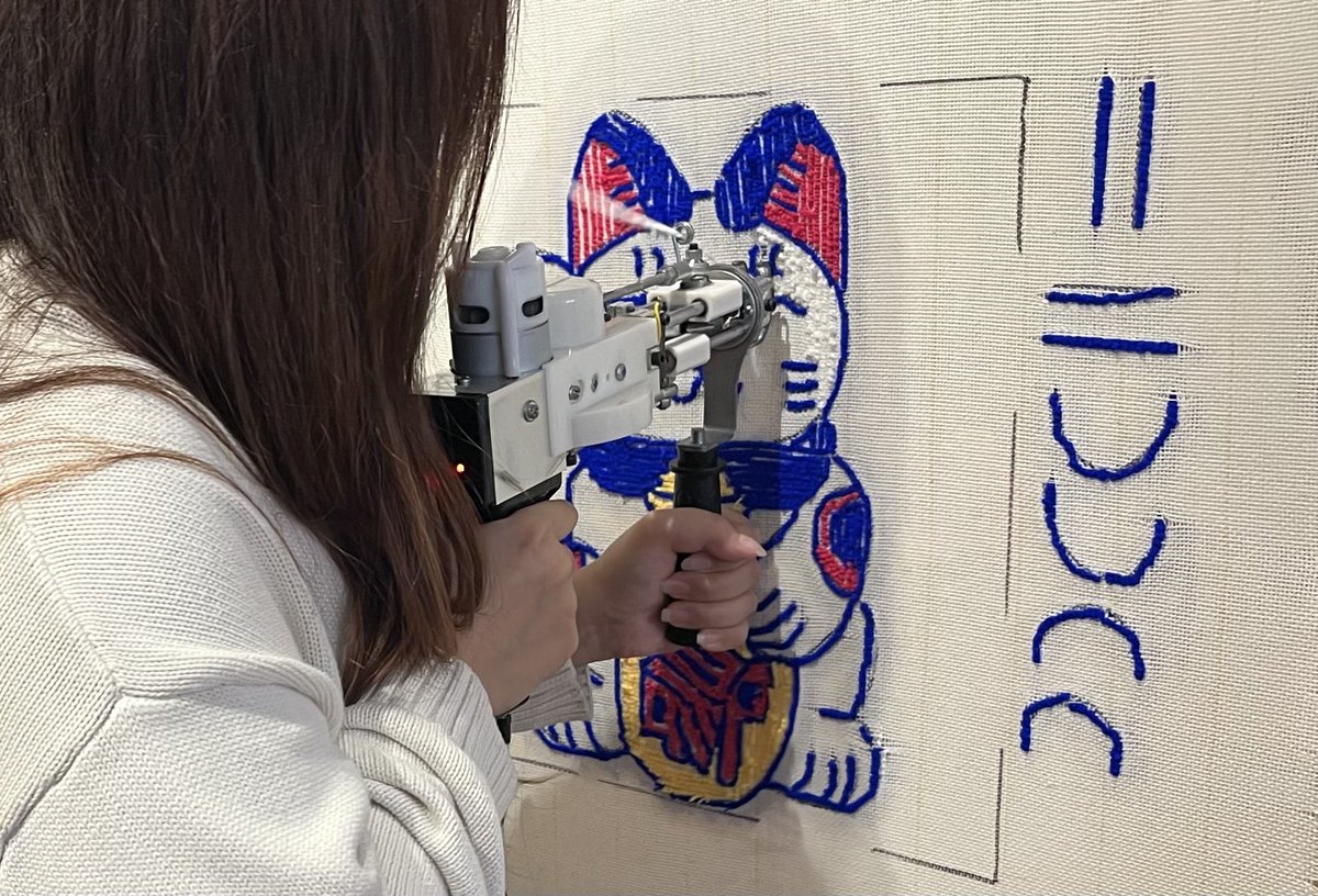 🧵💥🔫
はじめてのタフティング
完成楽しみ〰️〰️♩