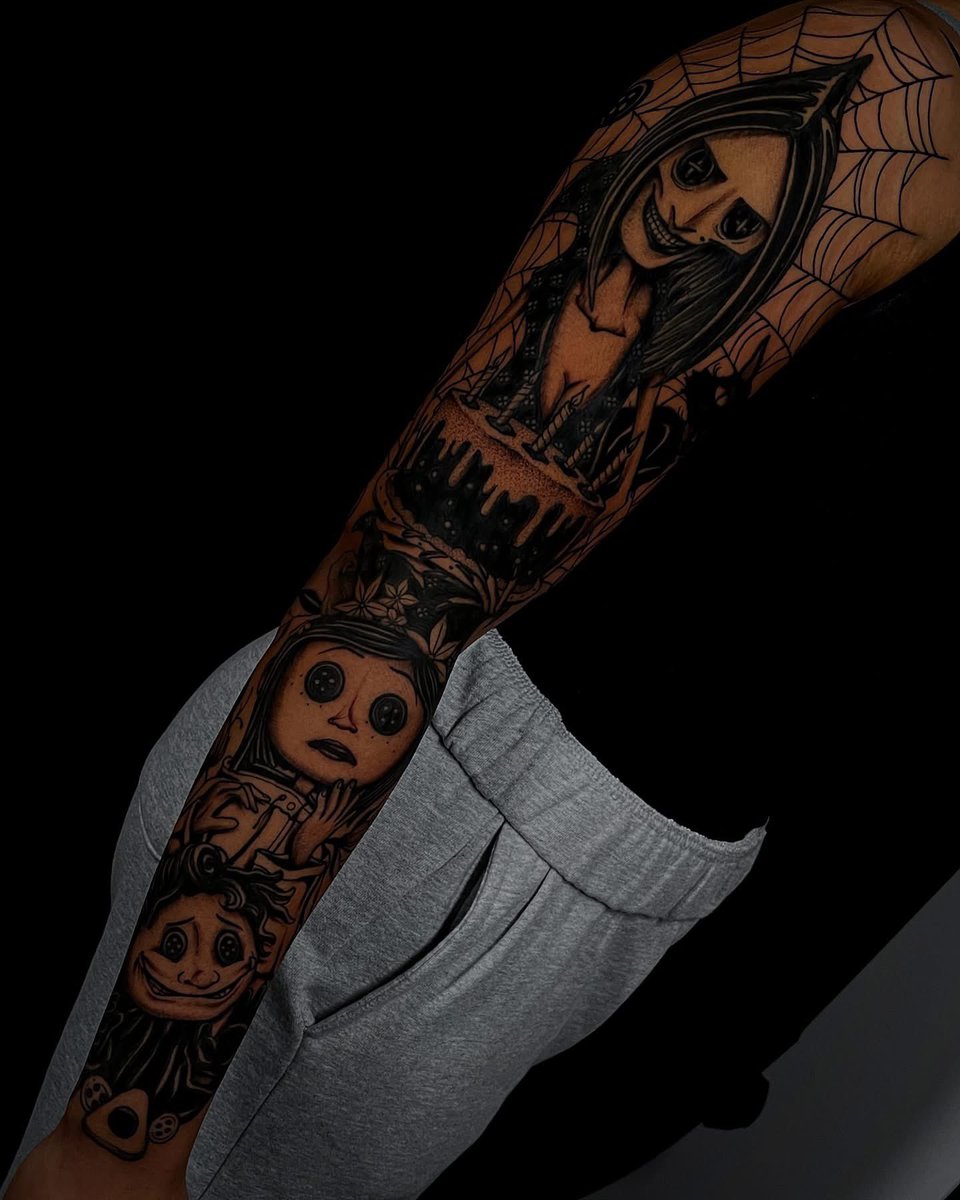 Coraline Sleeve 🖤🪡