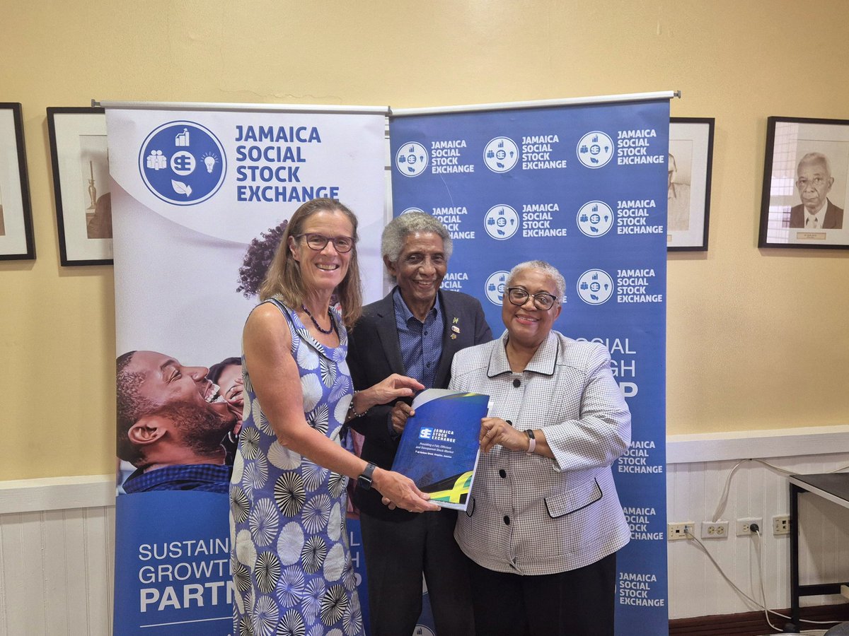 UKinCaribbean's tweet image. British High Commissioner to 🇯🇲 @JudithSlater_UK paid a courtesy call today to @jastockex to learn more about the Jamaica Social Stock Exchange and its impact. The UK remains committed to supporting inclusive growth &amp;amp; sustainable development for all. 🇬🇧🇯🇲
#JSSE #UKinJamaica