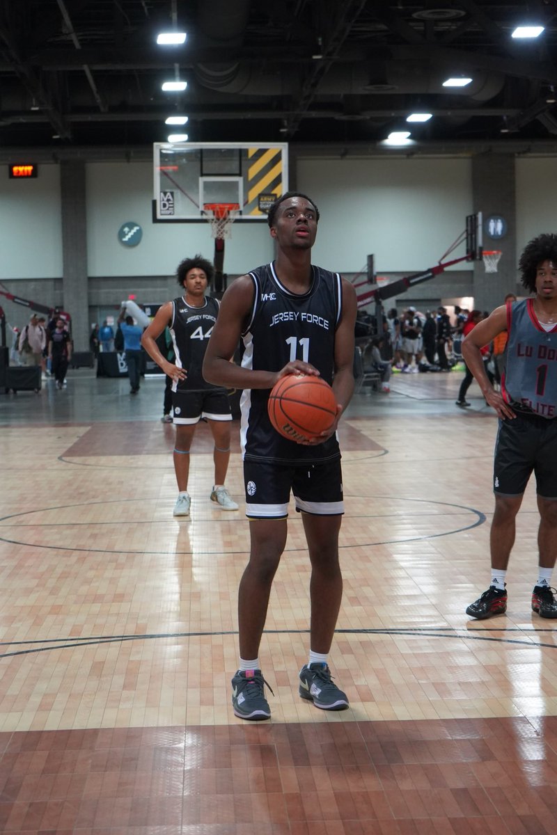 U17 MHC backcourt duo of <a href="/Showtime_torrey/">Torrey Brooks</a> &amp; <a href="/parker_zamir/">Zamir parker-barnes</a>, who both went wild in DC this past weekend at East Mania, took an unofficial visit to Drexel today. <a href="/madehoops/">MADE Hoops</a> #theforceway