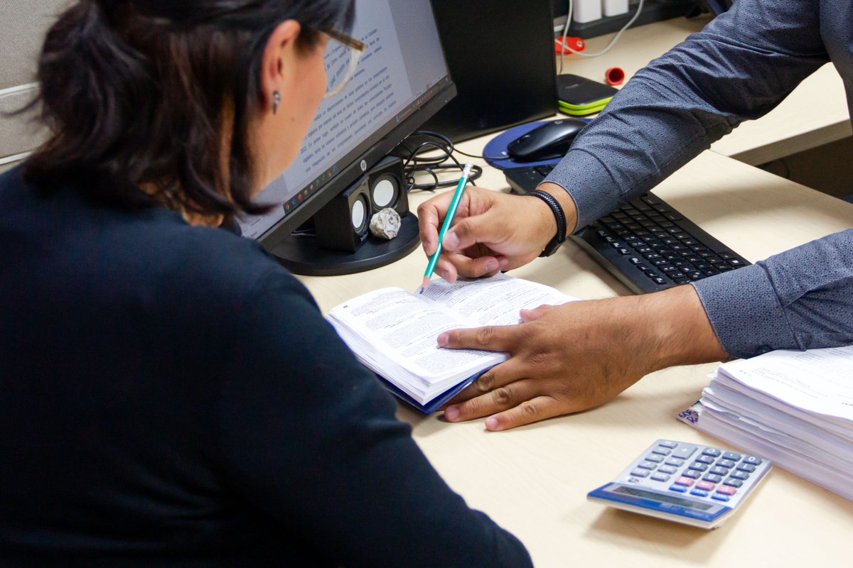 ProdeconMexico's tweet photo. 😓  Si tus actividades te han impedido dedicar tiempo 🕰️ a la correcta presentación de tu #DeclaraciónAnual 2024, como persona física, ¡ésta es tu oportunidad! 🤩 🎉

➡️ ¡En #PRODECON te ayudamos! ⬅️

📆 Este jueves 17 y viernes 18 de abril laboraremos en horario de 9:00 a 18:00 h. y el sábado 19, nos encuentras de 9:00 a 15:00 h. ⏰ 🎉 

 Contáctanos:

📍Ubica tu Delegación más cercana: https://t.co/ZRvZuP6HFR  
📅 Agenda una cita o acude directamente 👉🏼 https://t.co/DNzcxRVDw8 
📱Chat en línea ingresando en: https://t.co/nnQvoWH71G
🤖 PRODEBOT: https://t.co/smw2enAzJG
📧 Escríbenos tu problemática: atencionalcontribuyente@prodecon.gob.mx
☎️ Llámanos al 55 12 05 9000 (CDMX) ó 800 611 0190, lada sin costo en el interior del país 🇲🇽, y (+52) 55 1205 9000 (fuera de México)

#DeclaraciónAnualPersonaFísica2024