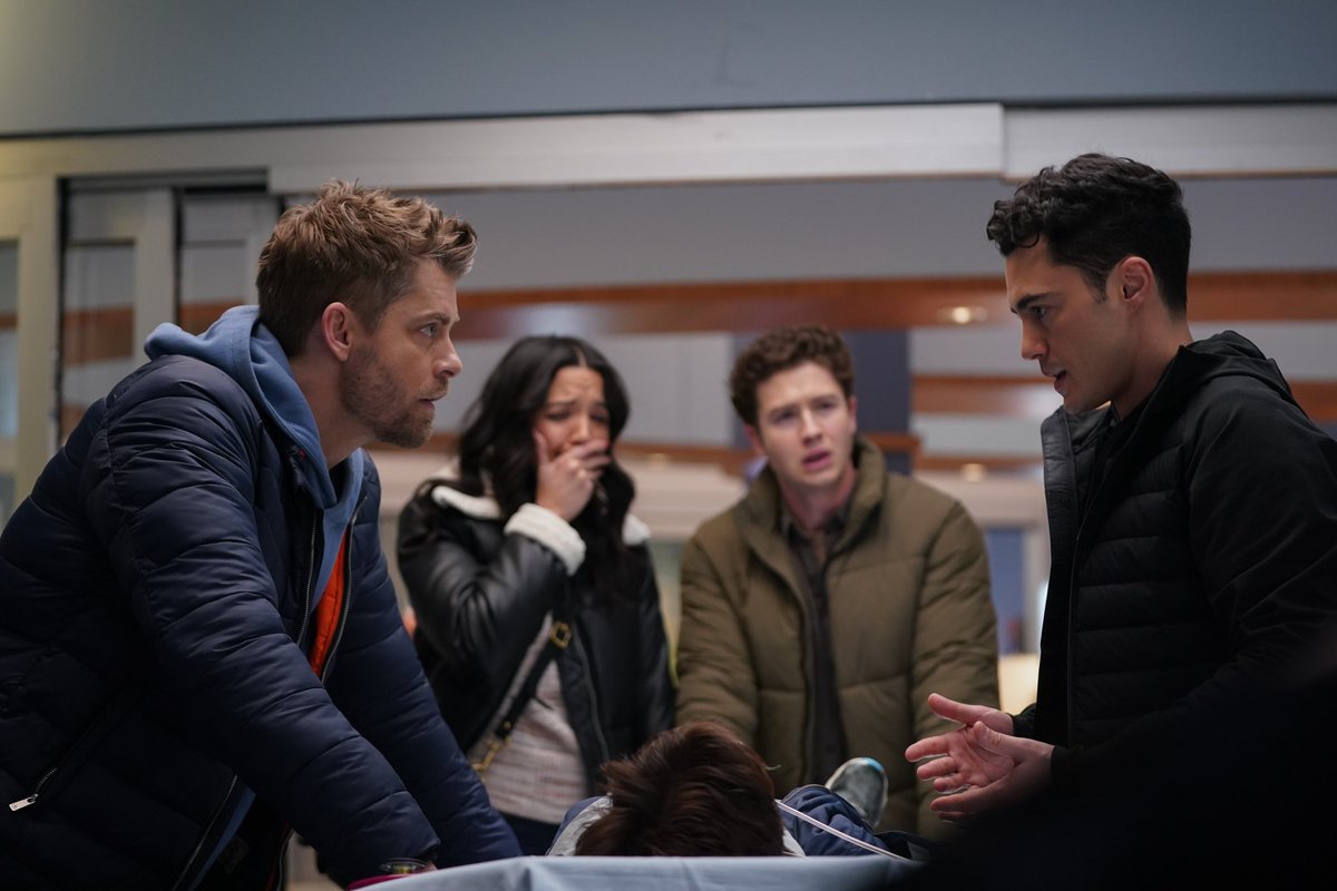 Frost &amp; Rip TONIGHT on #ChicagoMed!!
<a href="/NBCOneChicago/">One Chicago</a>