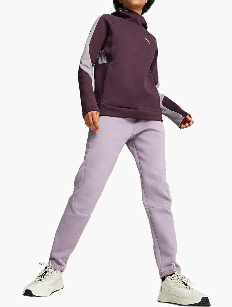 The PUMA Midnight Plum Evostripe Long Sleeve Hoodie combines sleek style with advanced performance features for all-day comfort.

#PUMA #Evostripe #MidnightPlum #PerformanceWear #Athleisure #MoistureWicking #Activewear #ComfortStyle #FlexibleFit