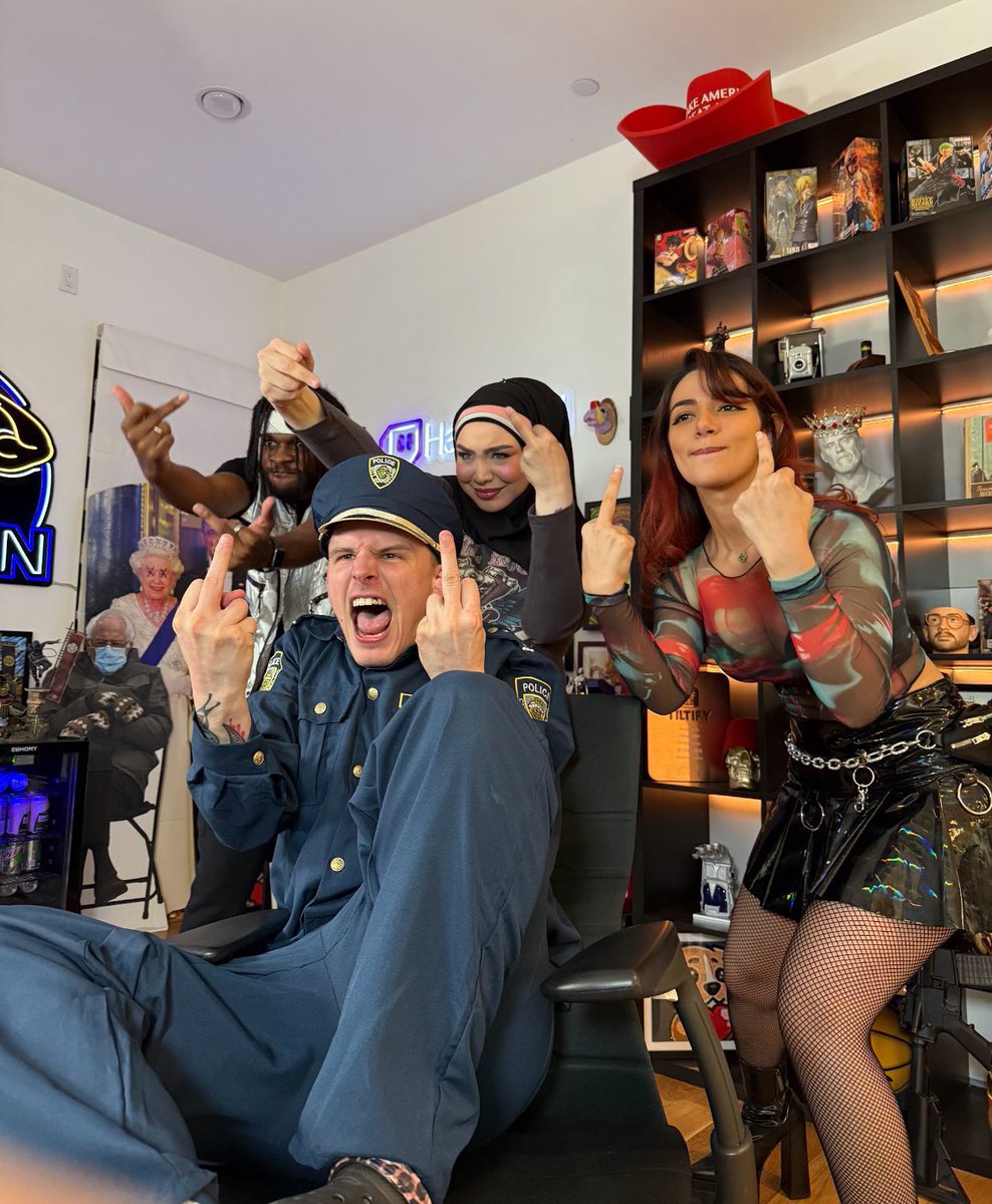 Reduced to making videos with literal nobodies

Icucckz fall off is legendary