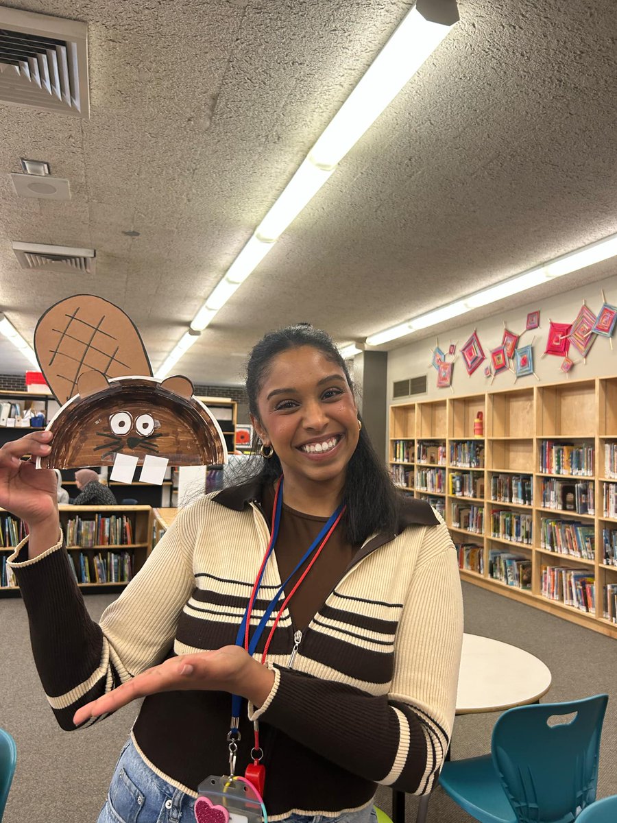 MarinaVerde's tweet photo. We were fortunate enough at CHPS to have Ruby Blake read us a story about the beaver and the #7Grandfathers. Students then got to create their own beaver. They even got to taste some yummy bannock and blueberry/sweetgress jam from #MadahokiFarm! #MulticulturalClub @OCDSB_ContEd https://t.co/OEkQFPflPA
