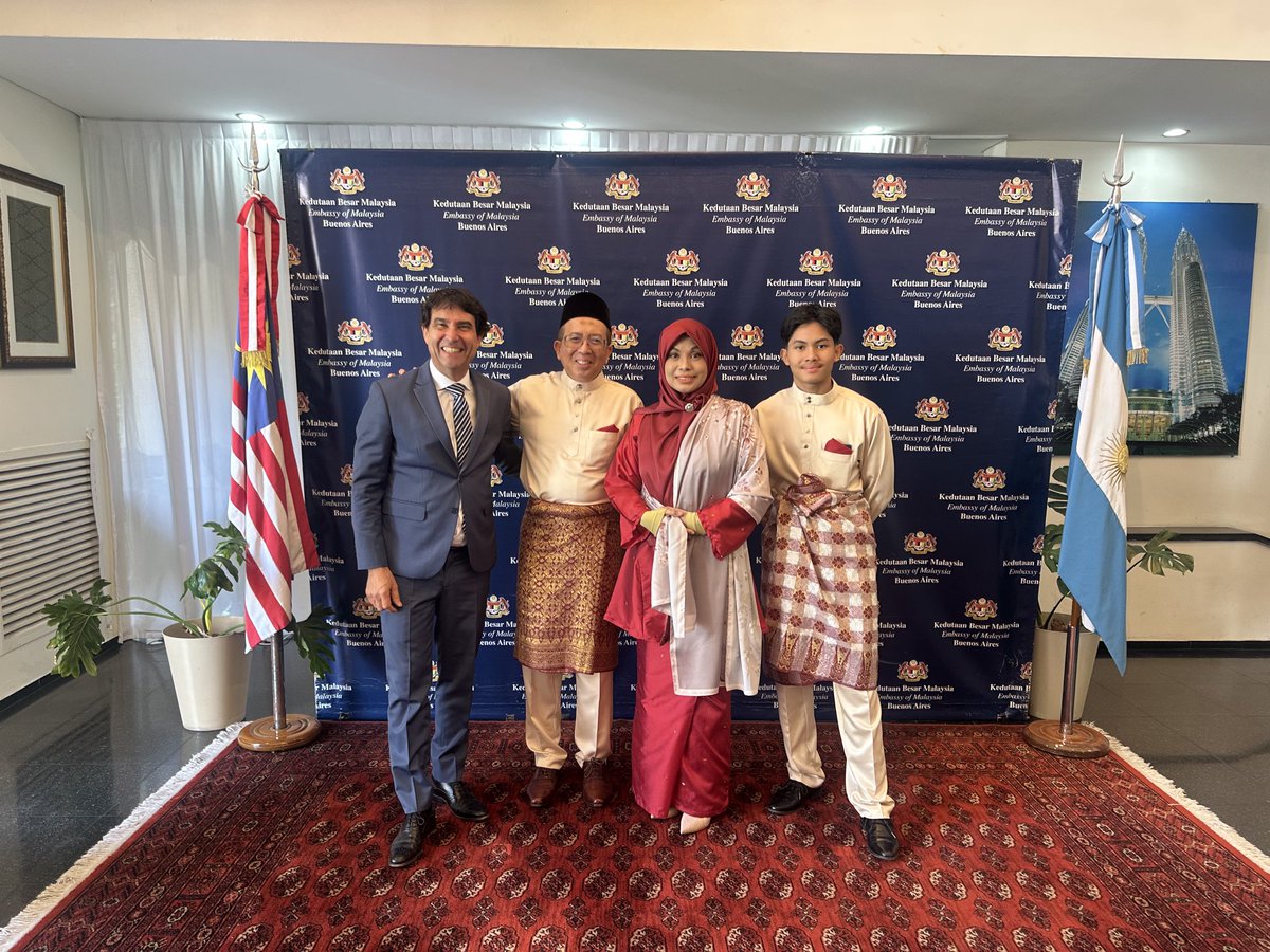 Hoy acompañamos a la Embajada de Malasia en la celebración por la finalización del período del Ramadán 2025. MACC agradece la invitación y le desea a nuestros amigos de Malasia  felicidad y prosperidad en este año.