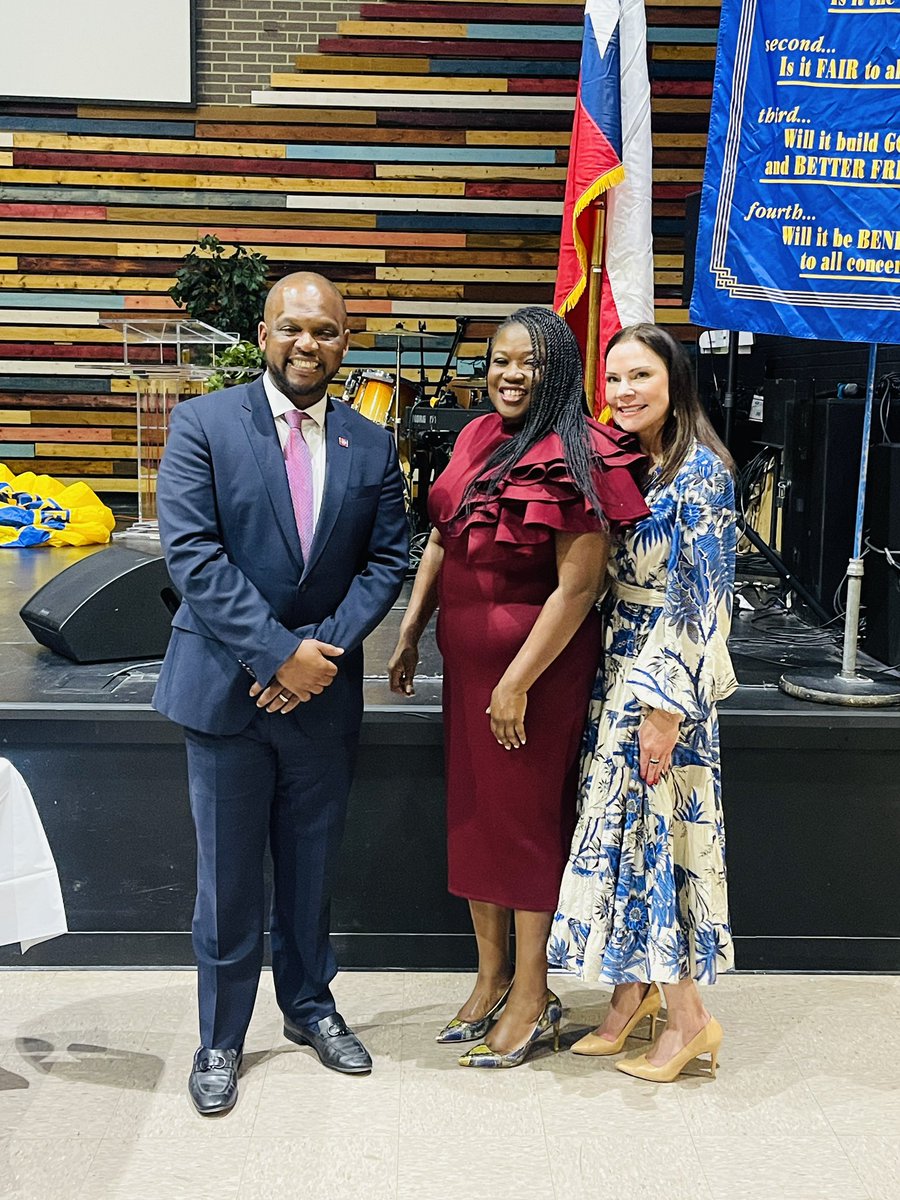 It is Always a Great Day to be a Duncanville Panther…But somedays are better than others! Last night we celebrated our 2024-2025 Duncanville High School and Duncanville High School Collegiate Academy Teachers of the Year!