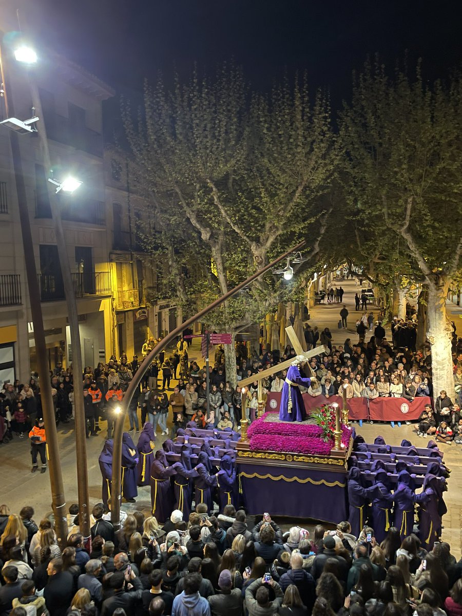 nn0e_'s tweet photo. Jesucristo recorre las calles de la capital del somontano. El bien siempre
vence. https://t.co/sOZPk3NUMK