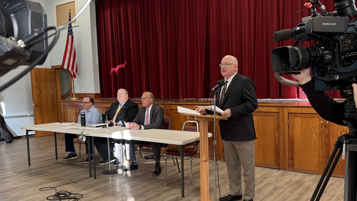Canton Community TV (@cantoncommunity) on Twitter photo Community meeting on the fate of the Pappas Rehab Hospital. Congregational Church Pastor John Tamillo at the podium. At the table L-R: Canton Town Administrator Charles Doody. Canton Rep Senator Paul Feeney & Representative Bill Galvin. CantonCommunityTv is there. <a href="/PaulFeeneyMA/">Senator Paul Feeney</a> Community meeting on the fate of the Pappas Rehab Hospital. Congregational Church Pastor John Tamillo at the podium. At the table L-R: Canton Town Administrator Charles Doody. Canton Rep Senator Paul Feeney & Representative Bill Galvin. CantonCommunityTv is there. <a href="/PaulFeeneyMA/">Senator Paul Feeney</a>
