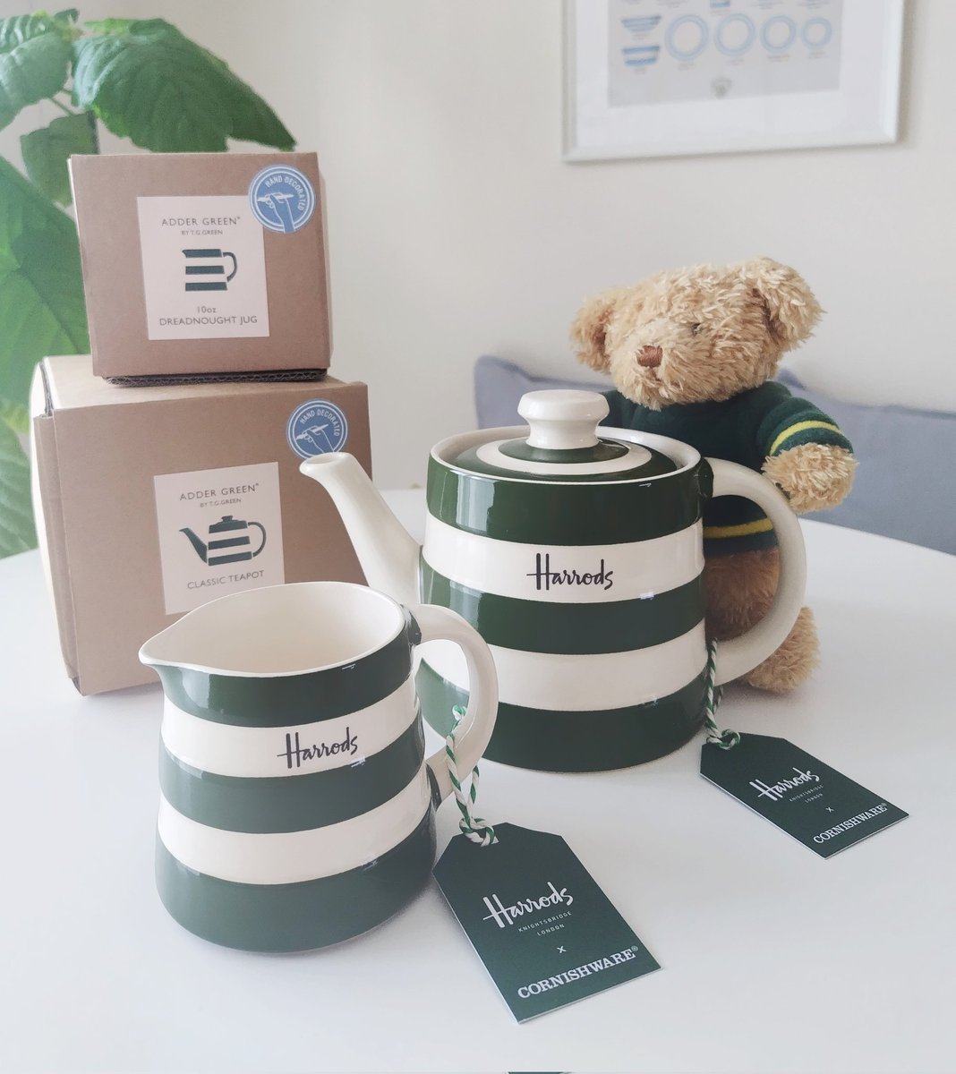 💚 Harrods × Cornishware 💚 アダーグリーンのコーニッシュウェアに