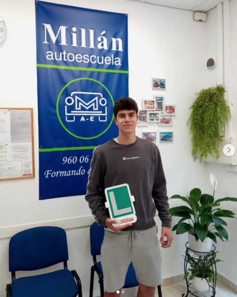 ¡¡ OTRO CAMPEÓN MÁAAS. FELICIDADES CARLOOOS !!👏🏼👏🏼🍀