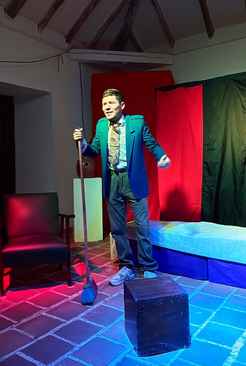 ictpcultural's tweet image. ¡La función ya comenzó! 🎭 Teatro Express en el Museo Casa Anzoátegui: humor, emoción y sorpresas en cada escena. 👏🏛️
#ICTP2025 #SemanaSanta2025 #MuseoCasaAnzoátegui #Pamplona