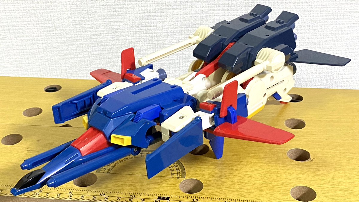It's the 1986 DX ZZ Gundam with all its combining features! It's
