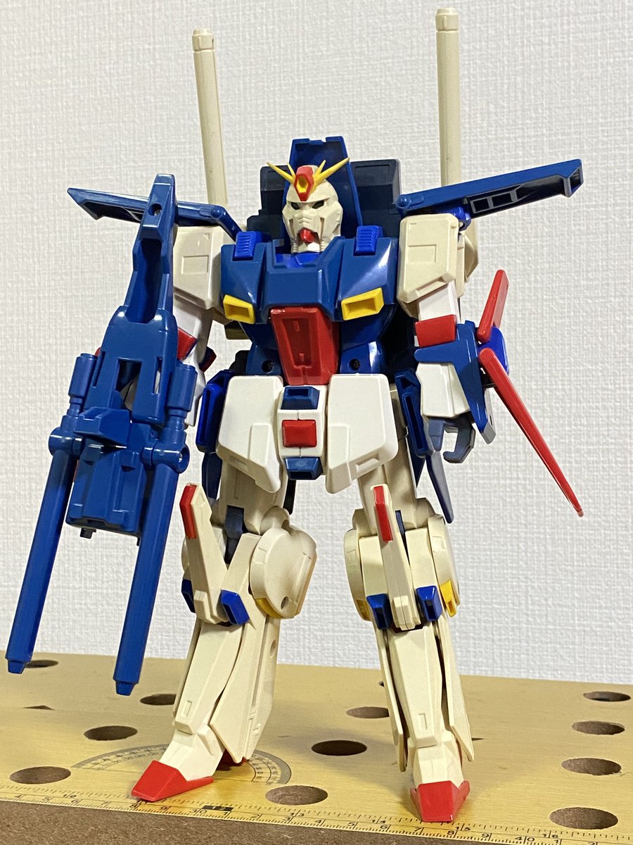 It's the 1986 DX ZZ Gundam with all its combining features! It's