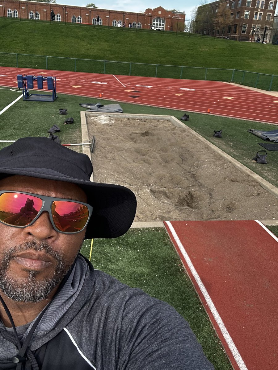 At a meet guess what I’m doing?