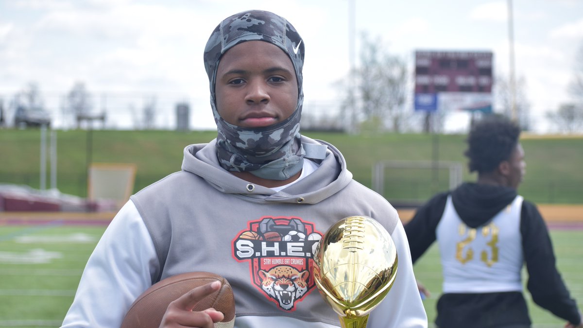 VicCastilloPRZ (@przpavic) on Twitter photo Ahmad Jones (<a href="/Qb1Maad/">Ahmad Jones</a>) pictured below, repping Camden High and <a href="/CoachLewis_shec/">Coach Kaiwan Lewis</a>
6’1, 180 pounds. 3.5 GPA. 2026 QB
Was only present but has serious consideration to be tourney MVP. He was toying w secondaries on Day Two. 18U champion.
#PAClassic Ahmad Jones (<a href="/Qb1Maad/">Ahmad Jones</a>) pictured below, repping Camden High and <a href="/CoachLewis_shec/">Coach Kaiwan Lewis</a>
6’1, 180 pounds. 3.5 GPA. 2026 QB
Was only present but has serious consideration to be tourney MVP. He was toying w secondaries on Day Two. 18U champion.
#PAClassic