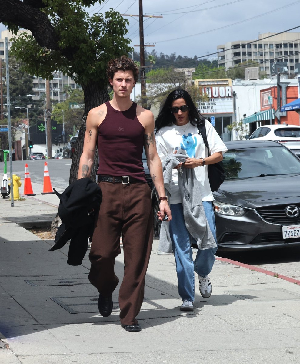 mediaTMU's tweet image. Shawn Mendes and Lua today in LA
