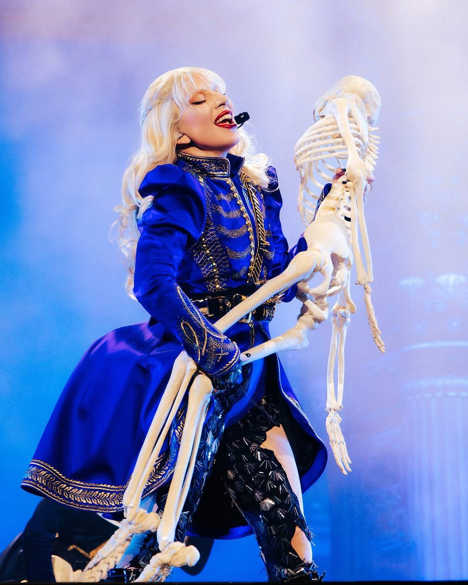 chartgaga's tweet photo. Lady Gaga’s Albums on their 40th day on Spotify:

“MAYHEM” — 14,982,992
“Chromatica” — 6,428,899 https://t.co/rTPfcH4wTe
