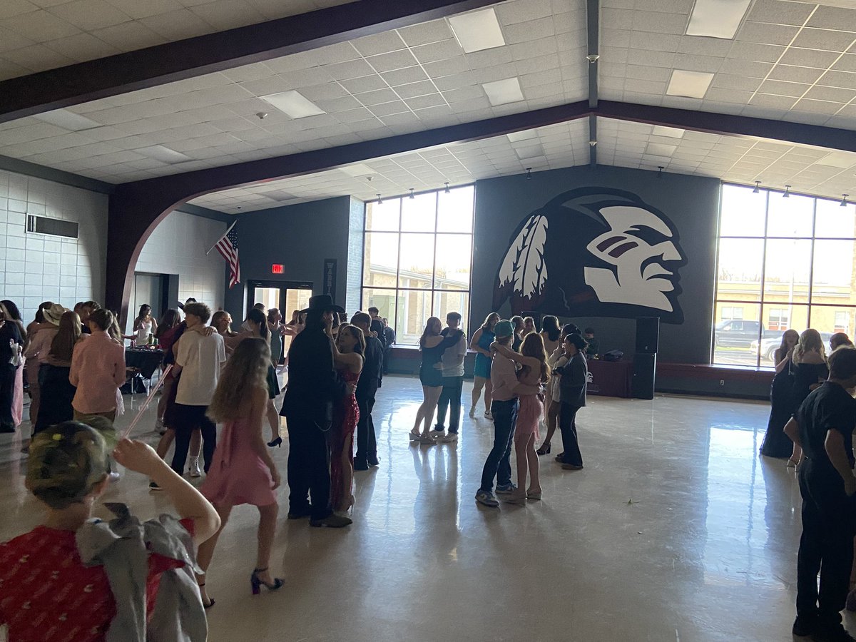 HS_AP_Warriors's tweet image. Warriors enjoying the Middle School Spring Formal Dance this evening! Awesome to see  students making memories that last a lifetime! #wdpride @wdprincipal