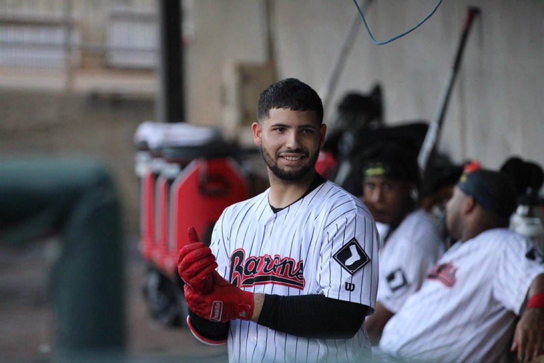 The Chicago White Sox have called up Cuban prospect catcher Edgar Quero to the Big Leagues, per sources. 

The 22-year-old is expected to be added to the active roster Thursday in Chicago.

Quero is ranked No. 62 in baseball, according to <a href="/MLBPipeline/">MLB Pipeline</a>.