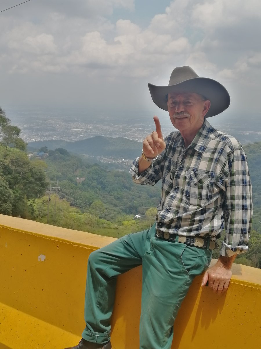Saludos a todos y todas. Aquí desde el mirador de la ciudad de Villavicencio.
