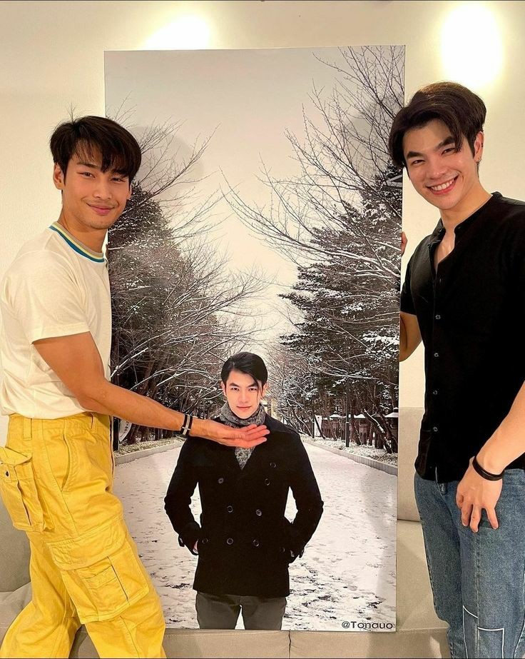 Ericajosefina3's tweet image. Hello, my dear MileApo 🥰💛💚
Have a day full of productivity, shared smiles, and good times.
I love you, my precious boys 🌻☀️
#ApoNattawin #MilePhakphum
#apocoIleagues #GreenyRose
#GreenyRoseColleagues #MileApo
#Welcome #Welcome