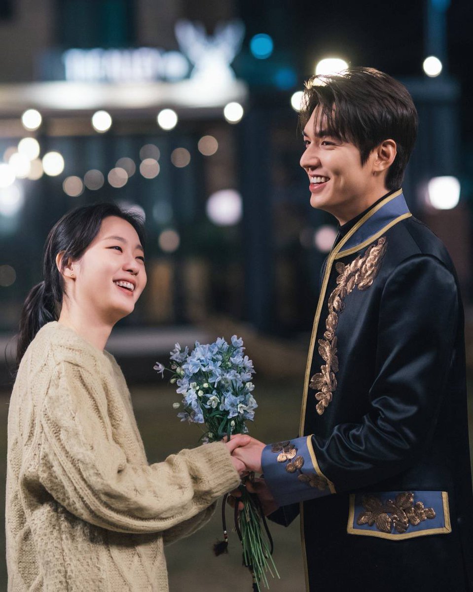 iluvMinholee's tweet photo. Happy 5th Anniversary to #thekingeternalmonarch the drama the saved us during the pandemic! ♥️
#LeeMinHo
#KimGoEun 
#MinEun https://t.co/WfGHT2RN0z