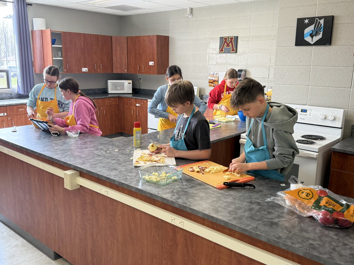 BizMathGuy's tweet image. Business Math 6- Today’s Formula: Apple Crisp + Knife Skills = Business Math 6 Tastes Success! @ByronMSBears @ByronBears #BizMathGuy