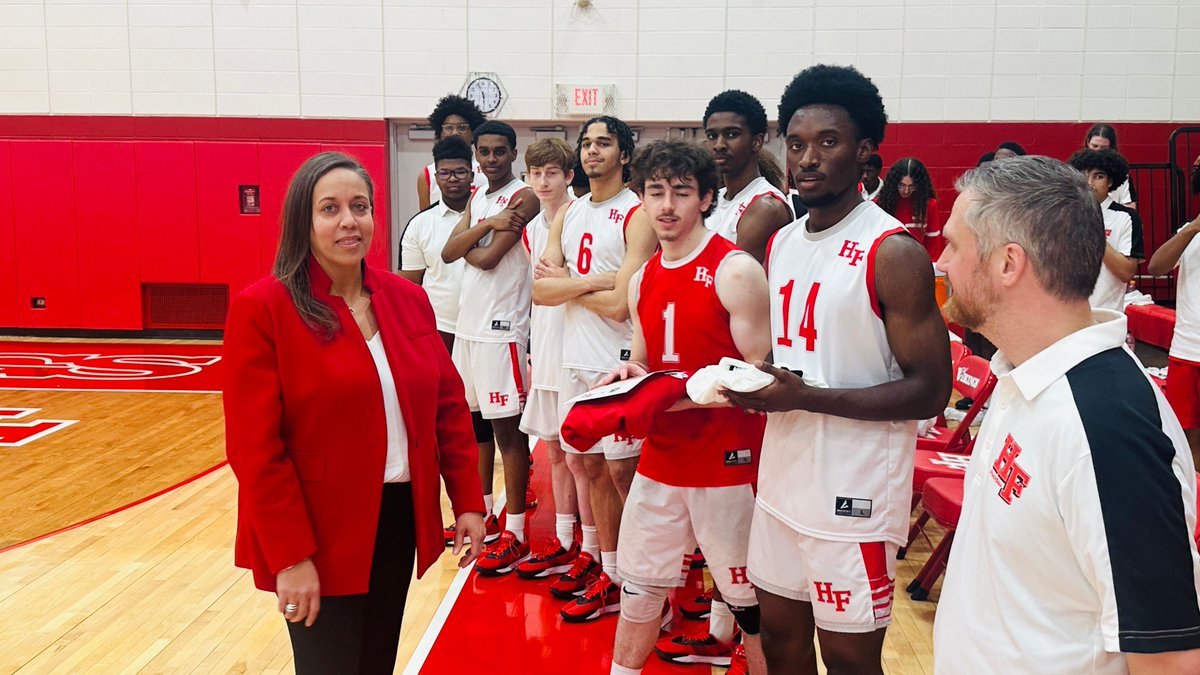 HFboysVolley's tweet image. Welcome to the Viking family, Dr. Norrell! 🏐  We’re honored that your first Viking event was an HFVB match! Thank you for your support—can’t wait to see you cheering us on all season long! 

#HFVB #VikingPride #WelcomeDrNorrell #OnceAVikingAlwaysAViking 
@hfhs_athletics @hfhs59