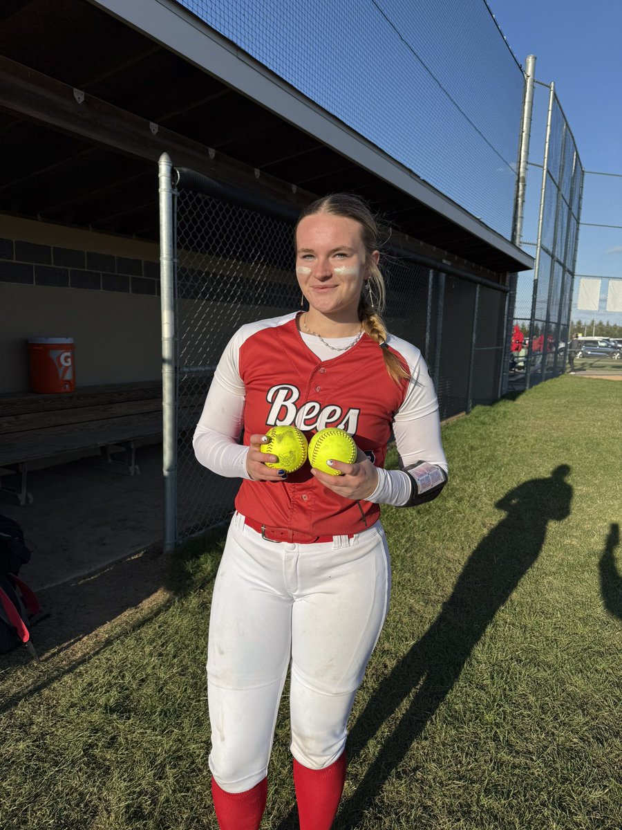 Congratulations Rowan Weber on breaking the school record for most career home runs with 2 in tonight’s game making it a total of 19. You’re awesome!!! Keep em coming 🐝💛
