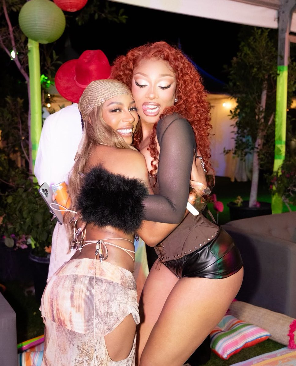 VictoriaMonet's tweet image. 