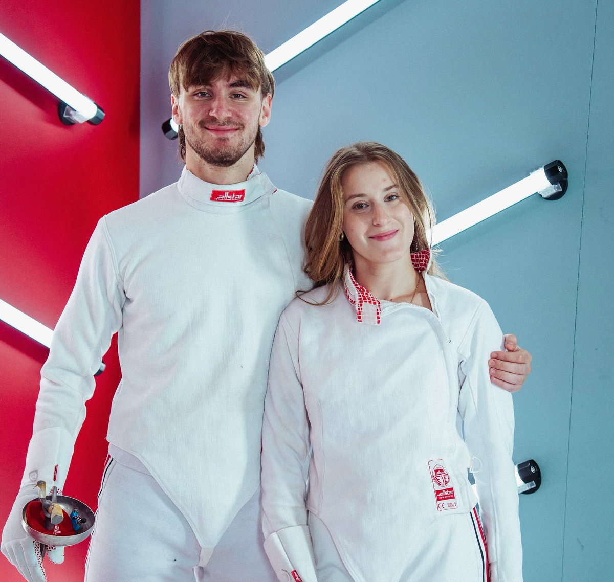 Ohio State Alumni (@ohiostatealumni) on Twitter photo Fencing is a family affair for these Buckeye siblings.🤺
Miranda and Sammy and twins Miles and Talia are members of <a href="/OhioStateFEN/">Ohio State Fencing</a> team, which has brought home 8 outright conference titles in the past 4 seasons.
You can read more about these Buckeyes at go.osu.edu/osam-sportssib… Fencing is a family affair for these Buckeye siblings.🤺
Miranda and Sammy and twins Miles and Talia are members of <a href="/OhioStateFEN/">Ohio State Fencing</a> team, which has brought home 8 outright conference titles in the past 4 seasons.
You can read more about these Buckeyes at go.osu.edu/osam-sportssib…