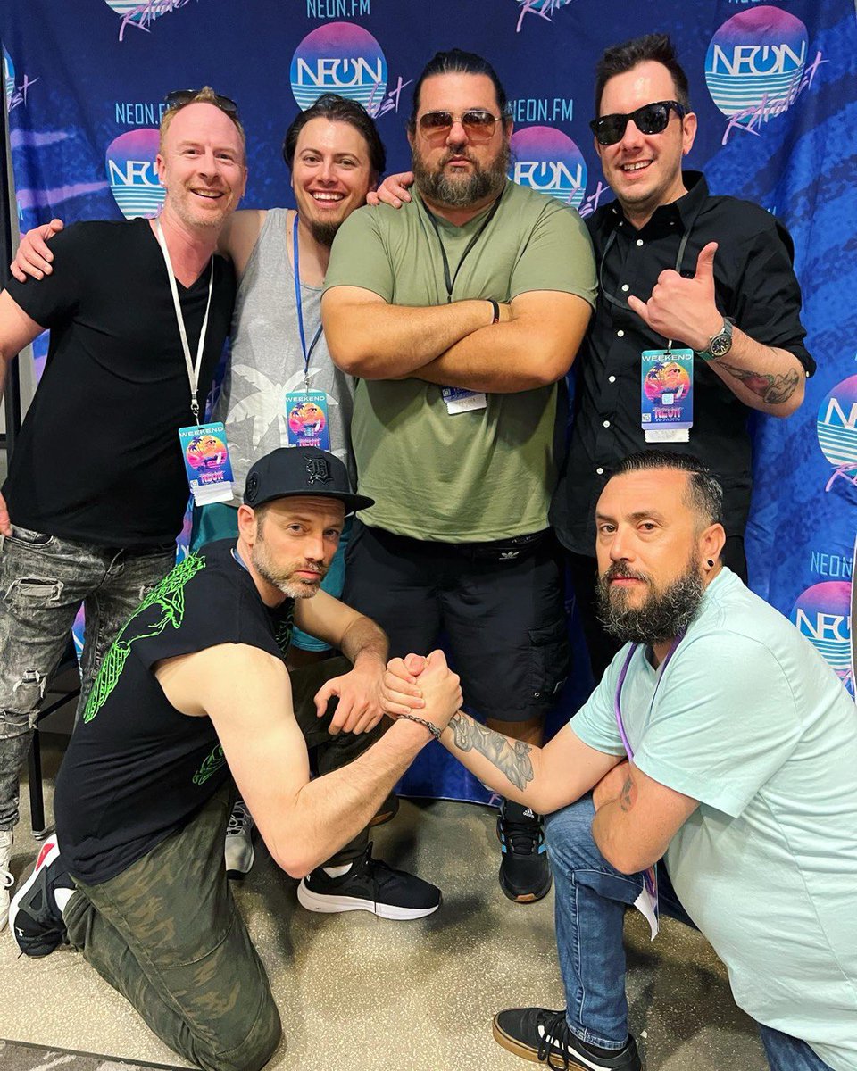 NEON Retrofest tweet media