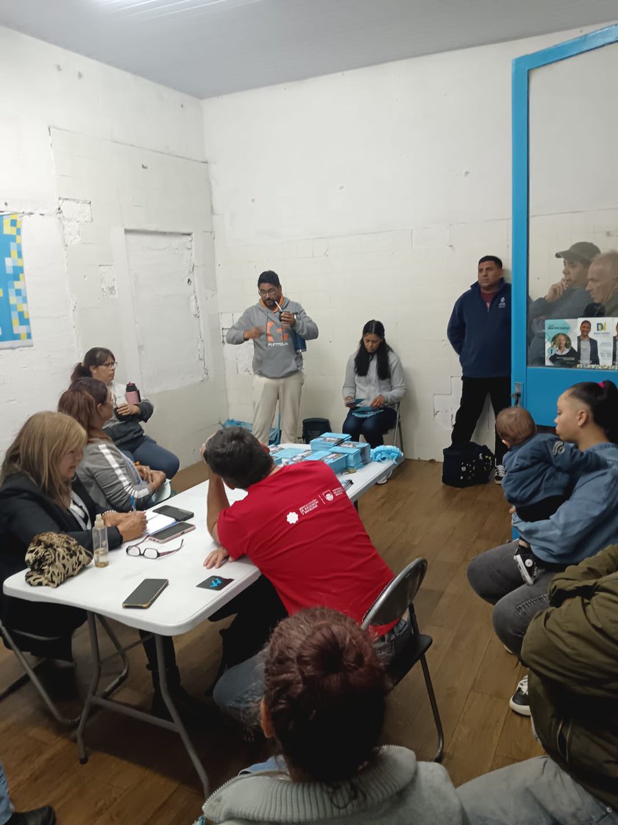 diegonunezuy's tweet photo. Hoy en nuestra reunión de equipo 🤝🏻 
Espacios como este nos permiten crecer, colaborar y mantener el foco en lo que realmente importa. https://t.co/675P8HN5Ok