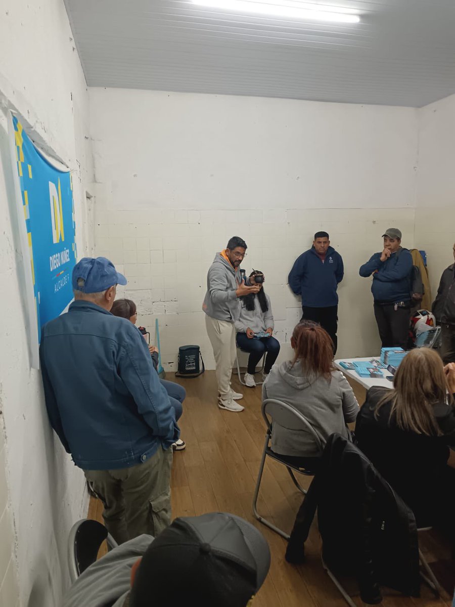 diegonunezuy's tweet photo. Hoy en nuestra reunión de equipo 🤝🏻 
Espacios como este nos permiten crecer, colaborar y mantener el foco en lo que realmente importa. https://t.co/675P8HN5Ok