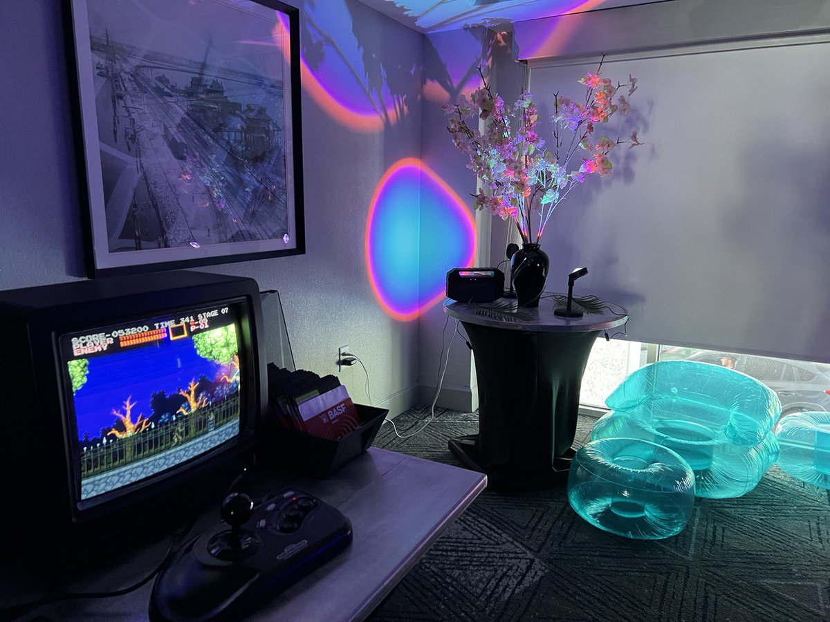 NEON Retrofest tweet media