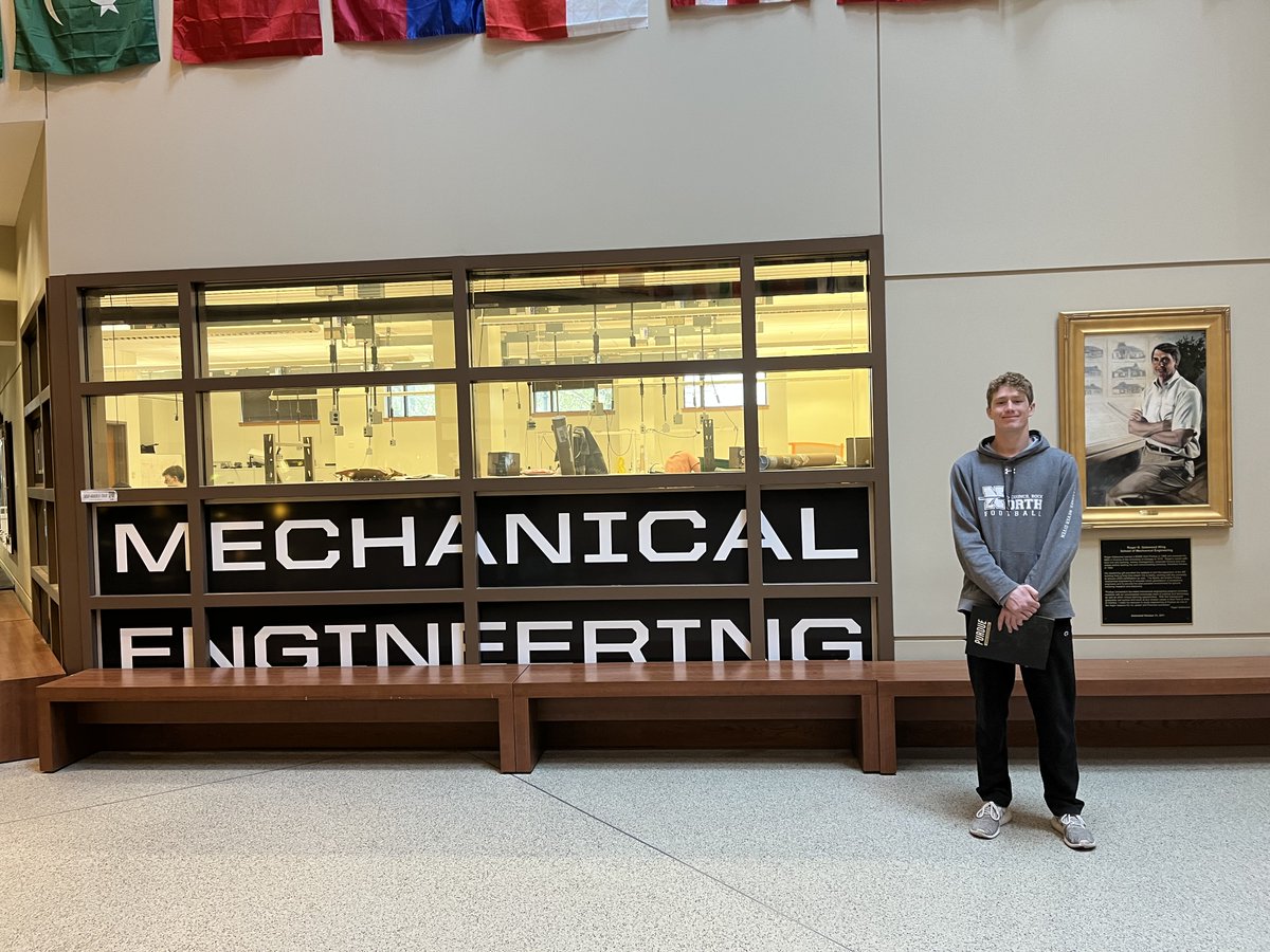 DexterMoore2389's tweet image. Great things happening in West Lafayette.  Great visit today and tour at Purdue.  @LifeAtPurdue @PurdueAdmission Followed by Engineering tour @PurdueEngineers @PurdueME #MySmallStep - Application in by Nov 1! #BoilerUp