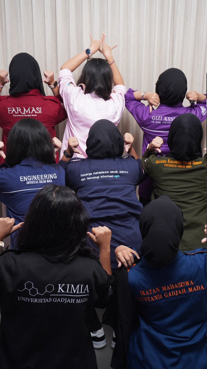 Bibiabibii17's tweet image. it's true when they say "gugus adalah keluarga pertama di UGM"