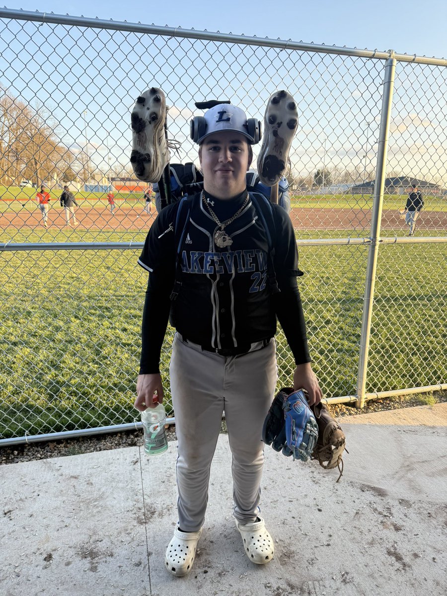 Lakeviewbaseb's tweet image. Bulldogs win 7-3 over Ridge. Nate Paolucci is your big dog going 3-4 at the plate with 2 RBIs, a 2B and a run. Kuchcinski also 3-4 with 2 RBIs and a 2B. Doran 2-2 with 3 runs an RBI and 2 BBs. Lantz had 3 BBs and 5 SBs Shaker with a hit Aho is your winning pitcher 5 IP with 5 Ks.